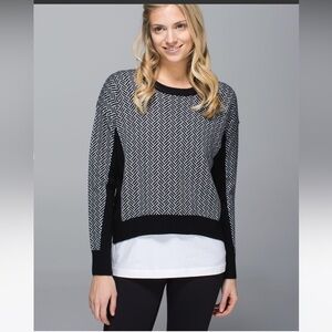 Lululemon Yogi Crew Sweater
Black / White merino wool warm layer mountain sz 8